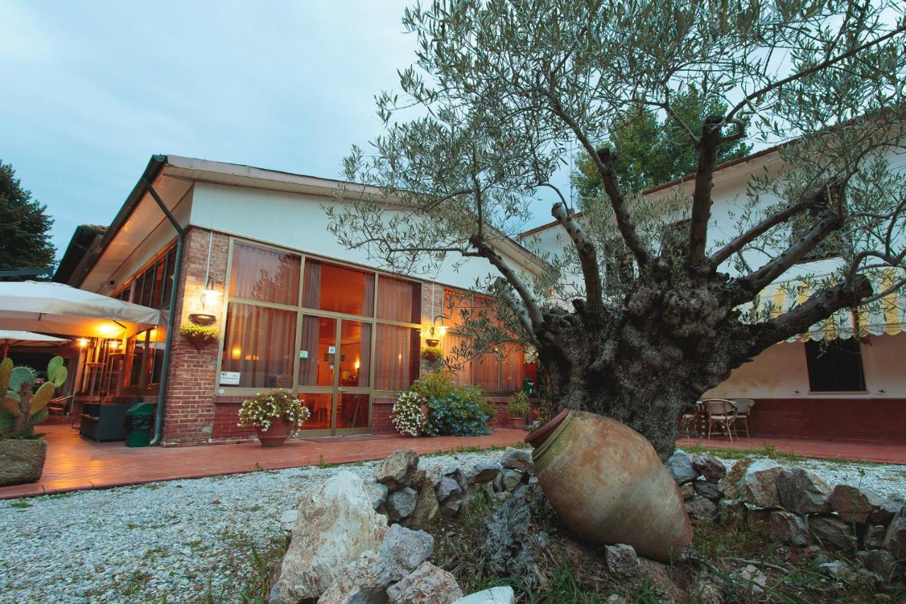 Hotel Giuly Torre del Lago Puccini Esterno foto